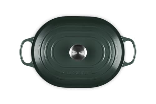 Le Creuset cazo oval esmaltado con interior claro Artichaut para vigilar la cocción.