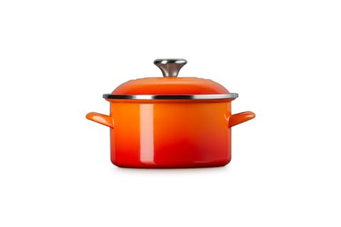 Olla Le Creuset compatible con todas las cocinas, ideal para inducción y gas.