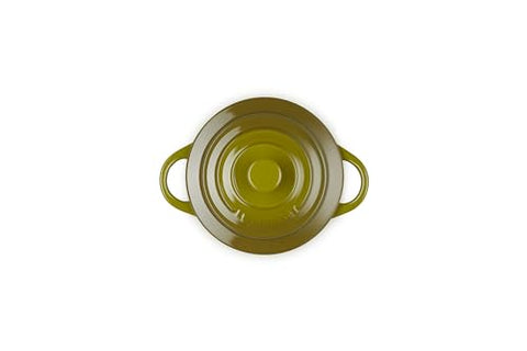 Le Creuset cocotte mini oliva, conserva calor para servir platos calientes.