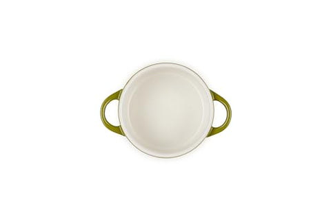 Le Creuset cocotte mini oliva, superficie esmaltada facilita desmoldado y limpieza.