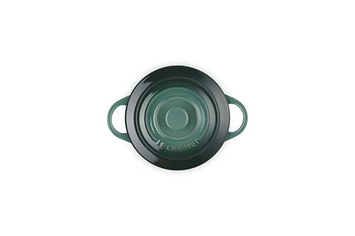 Le Creuset Cocotte mini mantiene el calor para servir platos cálidos