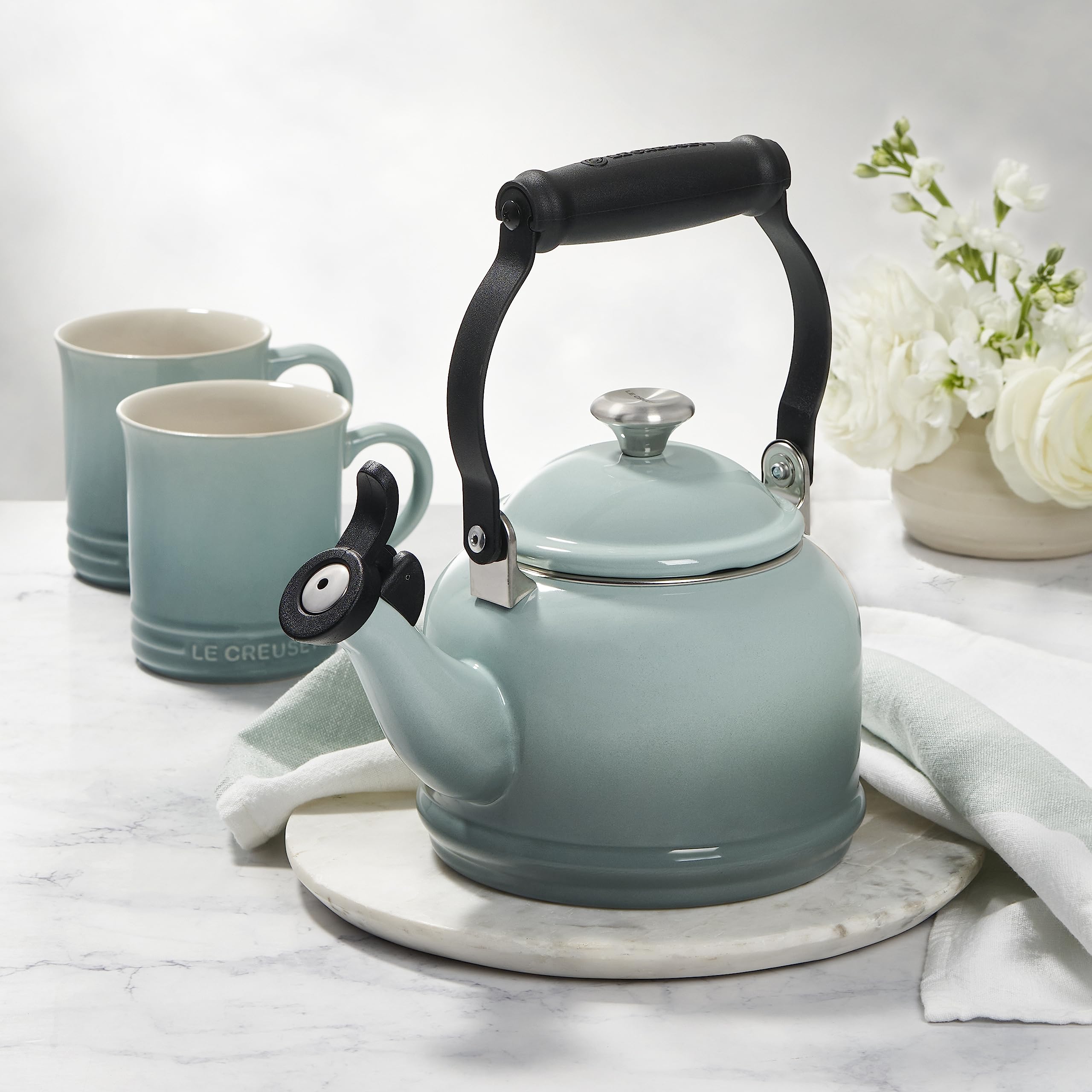 Conjunto regalo Le Creuset Demi, perfecto para amantes del té o café.