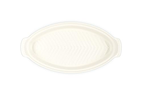 Le Creuset detalle del relieve de pez en la bandeja Heritage.