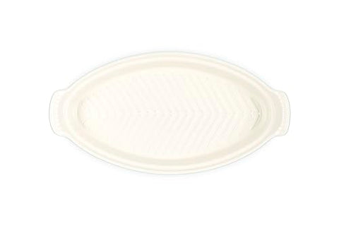 Le Creuset detalle del relieve de pez en la bandeja Heritage.
