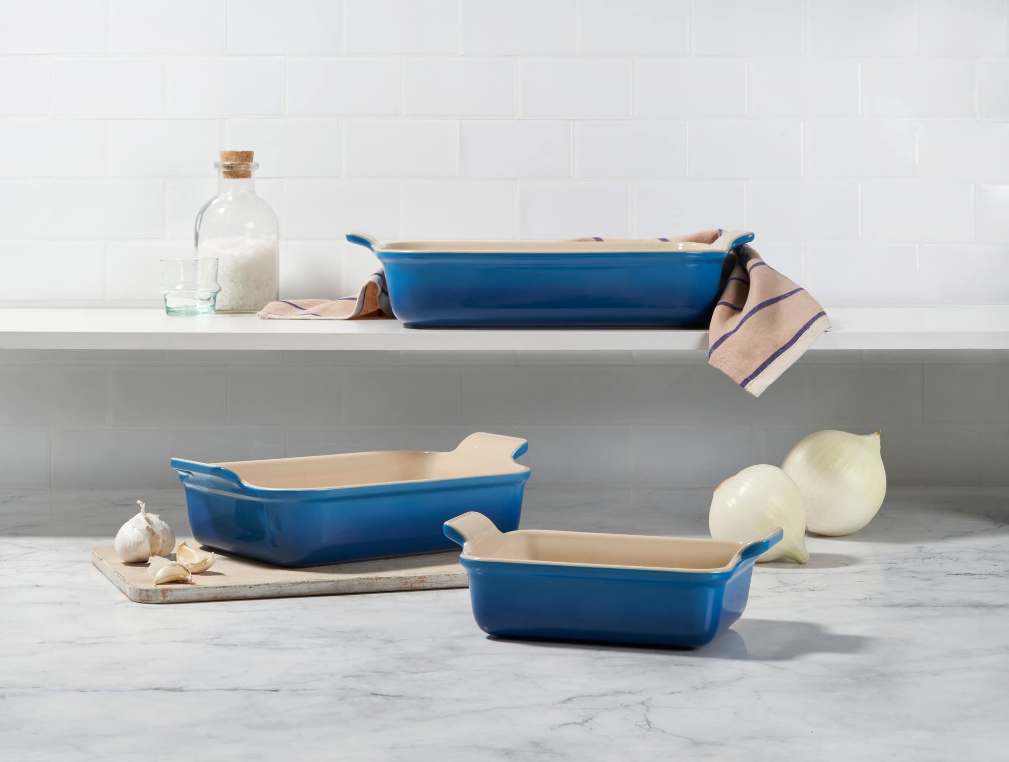 Le Creuset Heritage: interior esmaltado antiadherente facilita desmoldar y limpieza rápida.