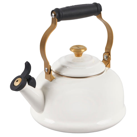 Hervidor Le Creuset esmalte no reactivo evita manchas y olores.
