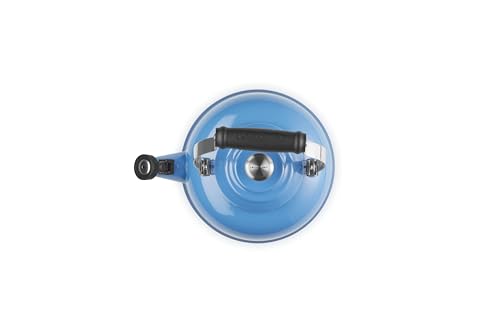 Hervidor Le Creuset con asa y tapa para verter con control.