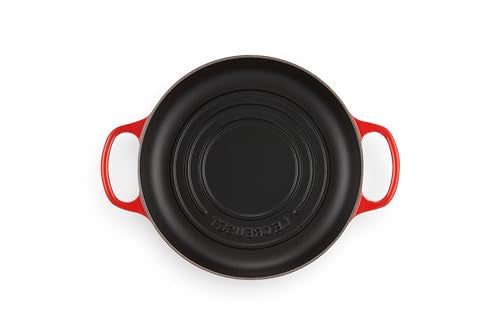 Le Creuset Horno Interior Esmaltado Mate Negro: superficie fácil de limpiar