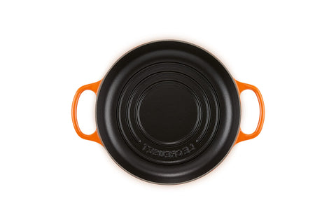 Base baja del horno de pan Le Creuset con diseño de relieves