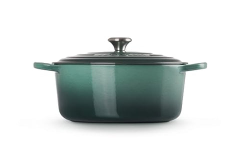 Le Creuset Interior esmaltado claro Artichaut permite monitorear la cocción.
