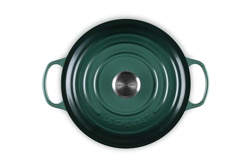 Le Creuset interior esmaltado claro facilita seguir la cocción.