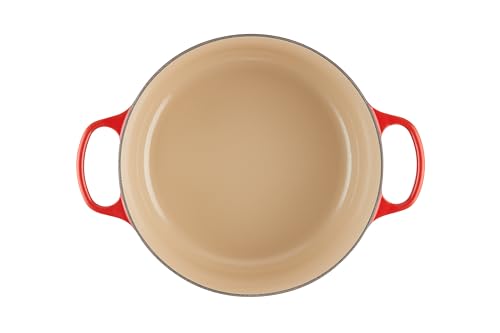 Interior claro de Le Creuset facilita seguir la cocción y monitorear progreso