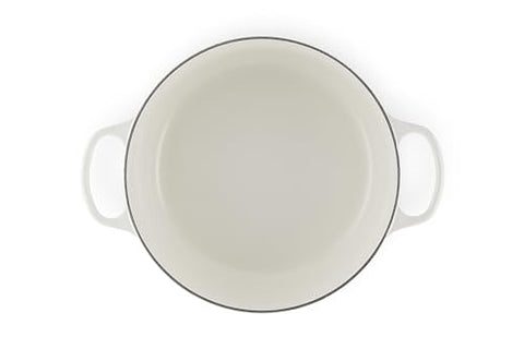 Le Creuset interior esmaltado claro facilita ver el progreso de cocción
