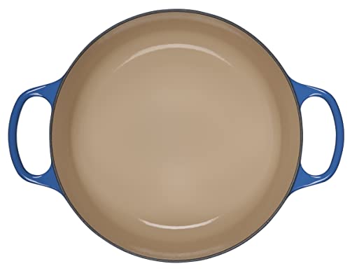 Interior esmaltado claro de Le Creuset facilita supervisar la cocción