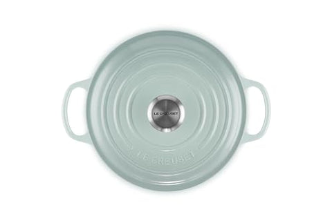 Le Creuset interior claro esmaltado facilita vigilar la cocción de carnes y verduras