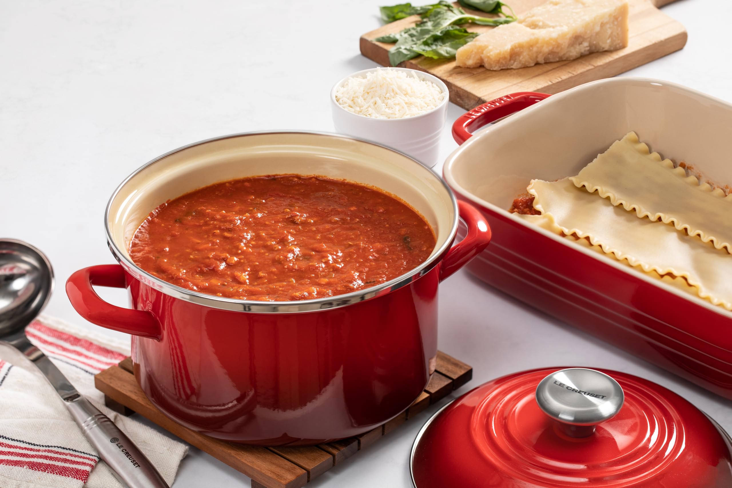 Esmalte no reactivo de Le Creuset facilita la limpieza diaria.