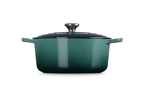 Asas ergonómicas de Le Creuset para manipular con facilidad.