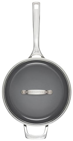 Le Creuset mango ergonomico para un agarre cómodo durante la cocción