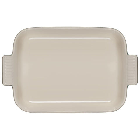 Le Creuset, mangos largos para facilitar el transporte y manejo del plato.
