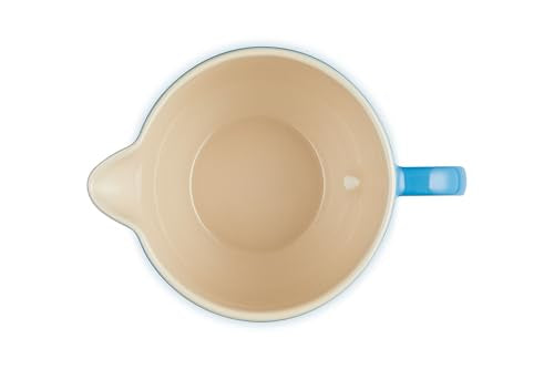 Le Creuset manija ergonomica, facilita el agarre durante batidos.
