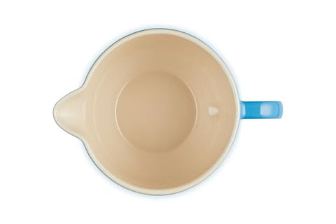 Le Creuset manija ergonomica, facilita el agarre durante batidos.