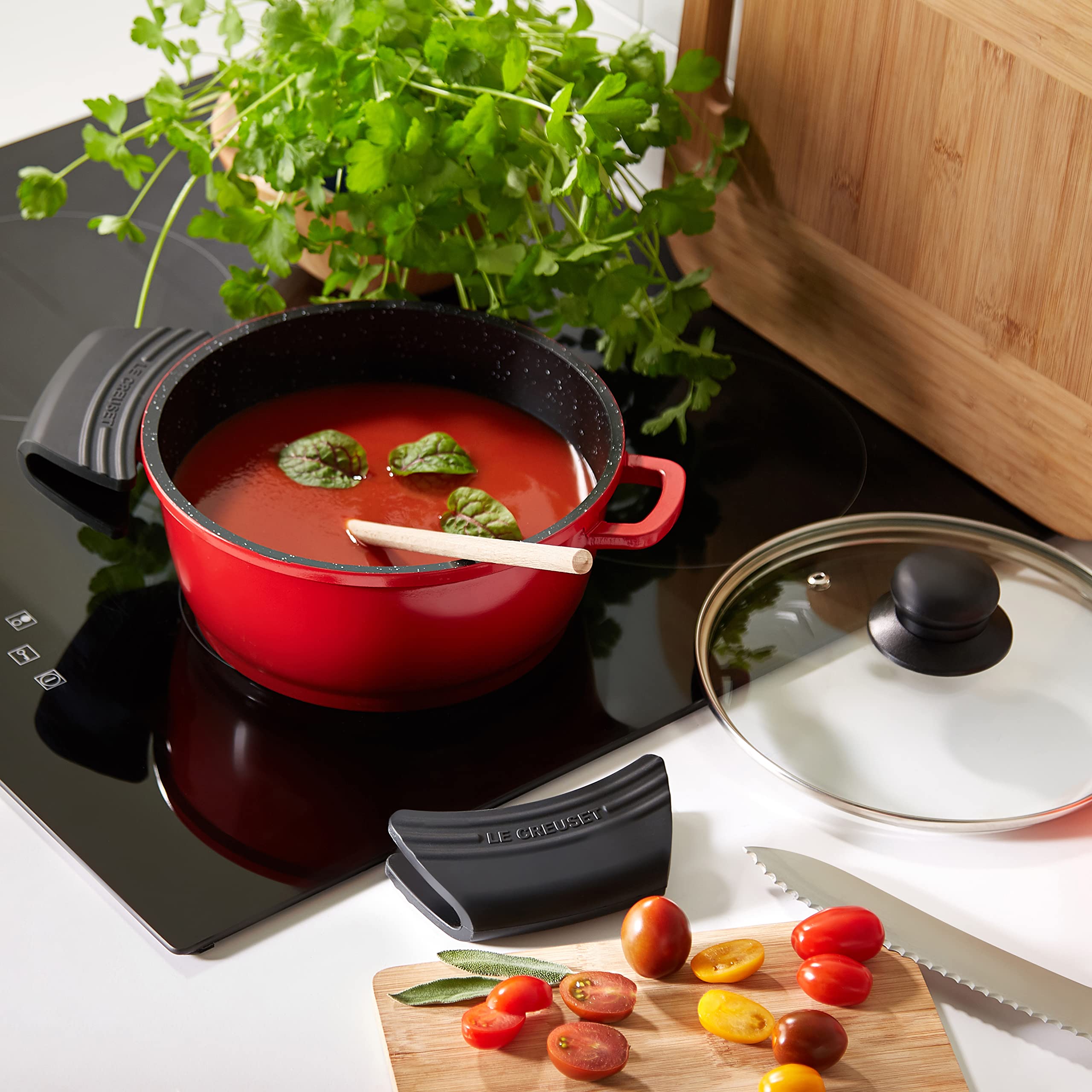 Le Creuset manijas de silicona negro, diseño cómodo para un mango seguro