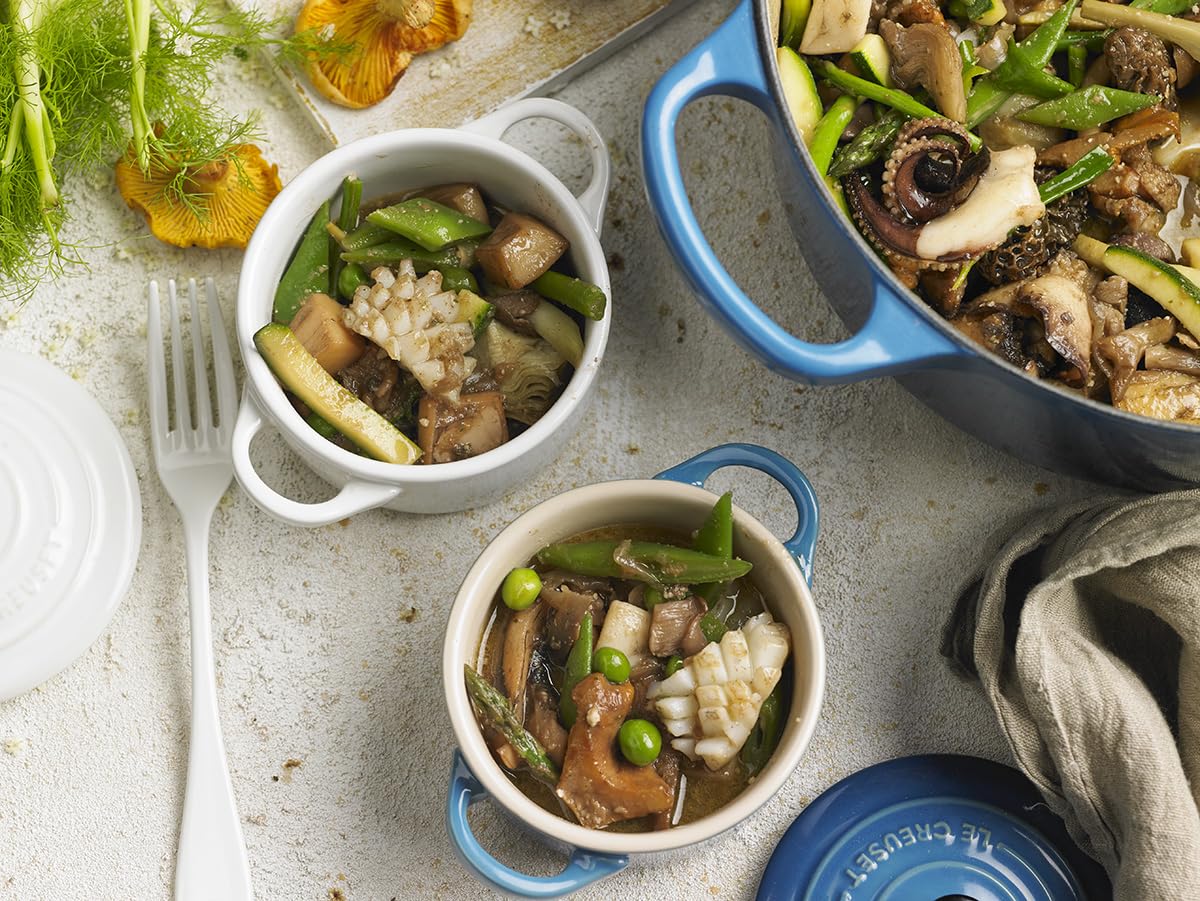 Le Creuset mini cocotte, limpieza fácil gracias a superficie antiadherente.