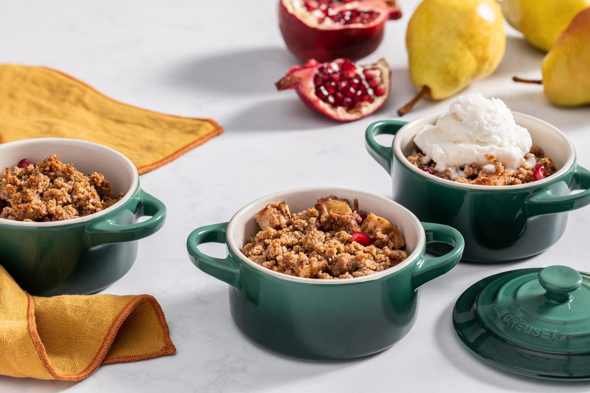 Le Creuset mini cocotte, ideal para preparar, almacenar y servir.