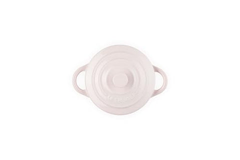 Le Creuset mini cocotte, retención de calor mantiene la comida caliente al servir.