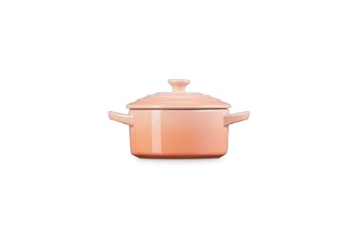 Le Creuset Mini Cocotte Peche, detalle del pomo dorado, toque gourmet