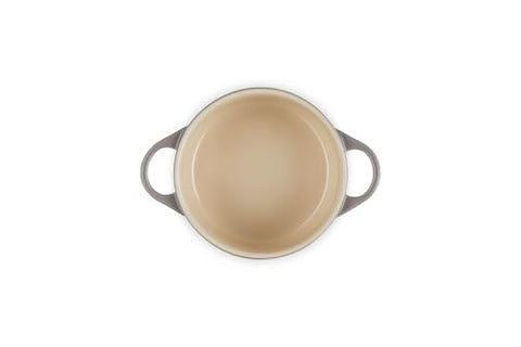 Le Creuset Mini Cocotte Oyster, gratín dorado y cocción homogénea.
