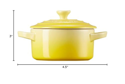 Le Creuset Mini Cocotte Soleil ideal para servir y almacenar en mesa.