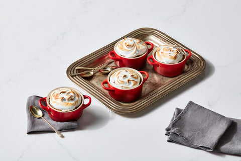 Le Creuset cocotte apta para horno, refrigerador y congelador para conservar y servir.