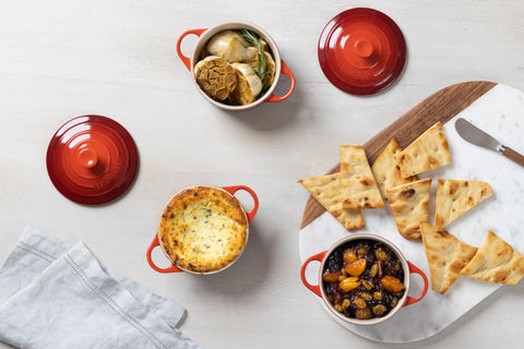 Le Creuset cocotte mini en Cerise, gratinado destacado para recetas.
