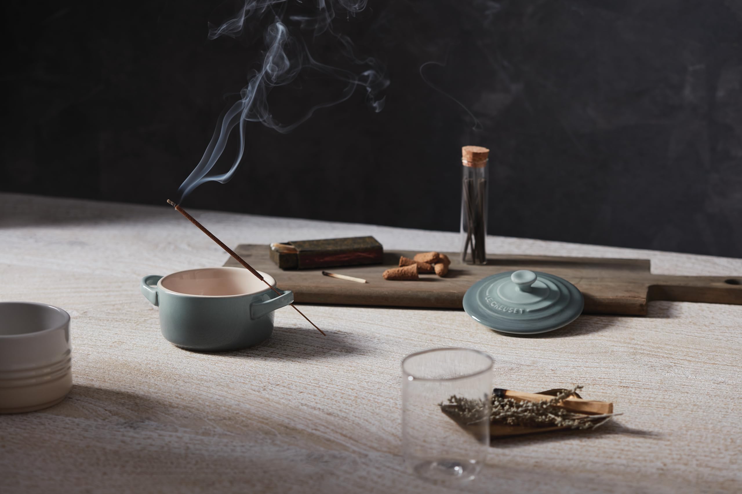 Le Creuset Mini Round Cocotte Sal de Mar, almacenamiento práctico de ingredientes