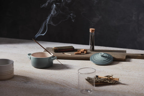 Le Creuset Mini Round Cocotte Sal de Mar, almacenamiento práctico de ingredientes