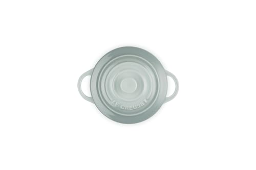 Le Creuset Mini Round Cocotte Sal de Mar, interior liso: desmolde fácil y limpieza rápida