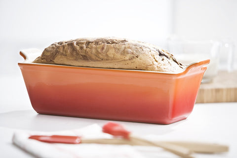 Le Creuset Molde Tradición para Pan, interior liso facilita desmoldar y limpiar.