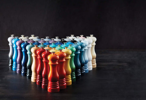 Mecanismo cerámico del molino Le Creuset ofrece molienda estable y duradera.