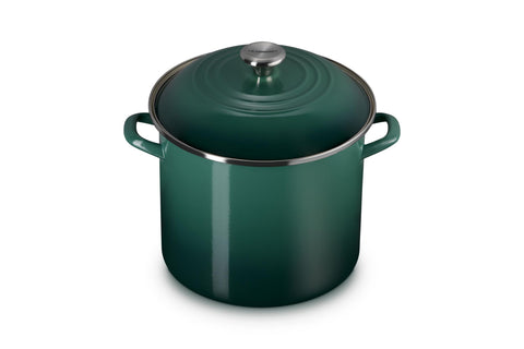 Olla Le Creuset de acero 12 cuartos color alcachofa con mango inoxidable, calentamiento rápido.