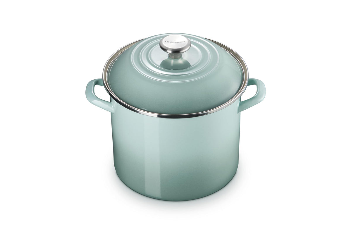 Olla Le Creuset esmaltada en acero 10 qt, escena general para hervir rápido