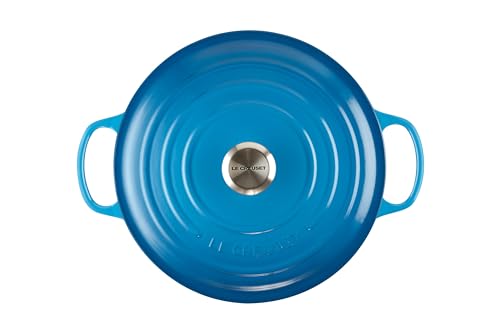 Le Creuset interior esmaltado claro facilita vigilar la cocción.