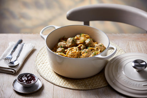 Apta para horno y todo tipo de fuegos, Le Creuset merengue.