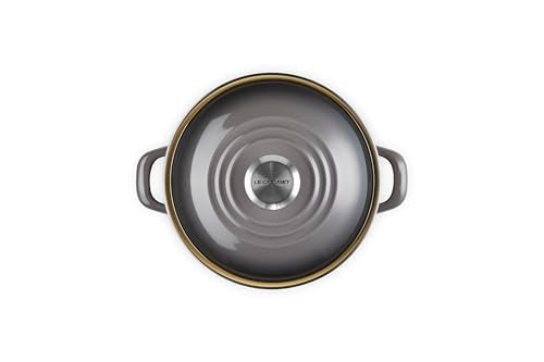 Le Creuset olla pequeña esmaltada, interior suave, facilita limpieza y sabor neutro.