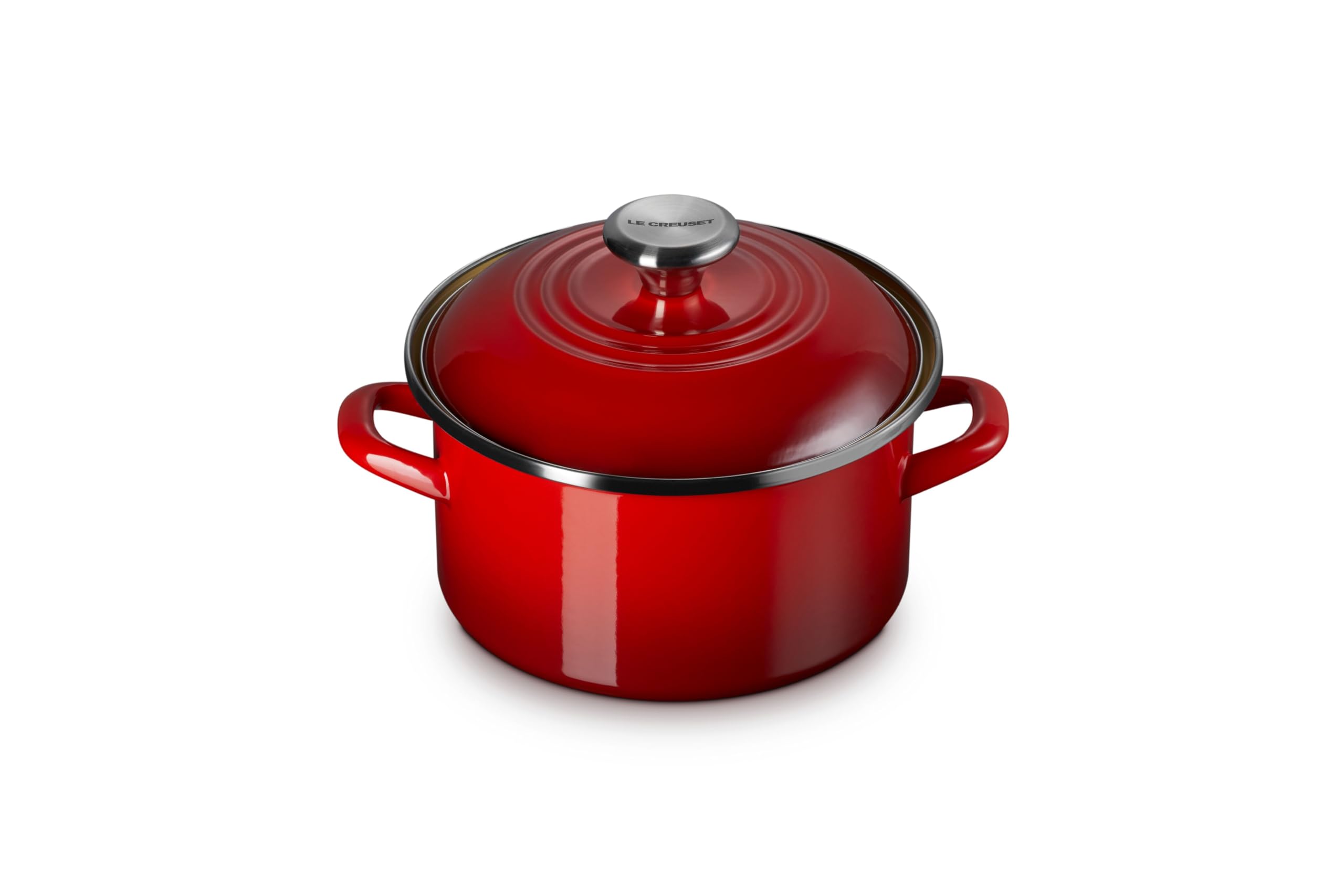 Le Creuset Olla Petite Cerise frente: ligero rendimiento para hervir rápido.