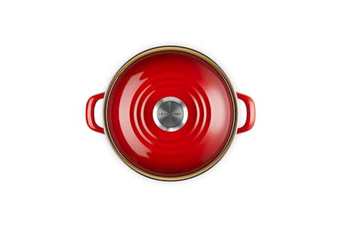 Le Creuset Olla Petite Cerise con tapa: cocción uniforme y sellado de sabores.