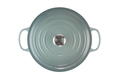 Le Creuset Olla redonda: interior claro para monitorear cocción y progreso