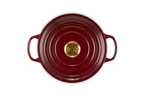 Interior esmaltado claro de Le Creuset facilita vigilar la cocción