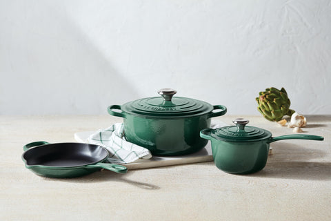 Pomo de acero inoxidable de Le Creuset, seguro a alta temperatura.