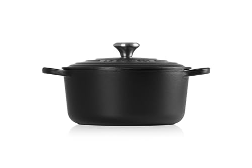 Pomo inoxidable de Le Creuset Licorice para manejo seguro.